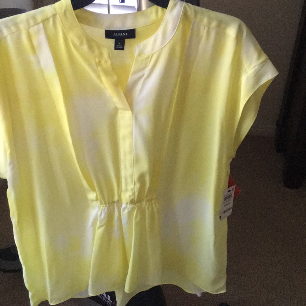Alfani Lemon Short Sleeve V-Neck Peplum Top